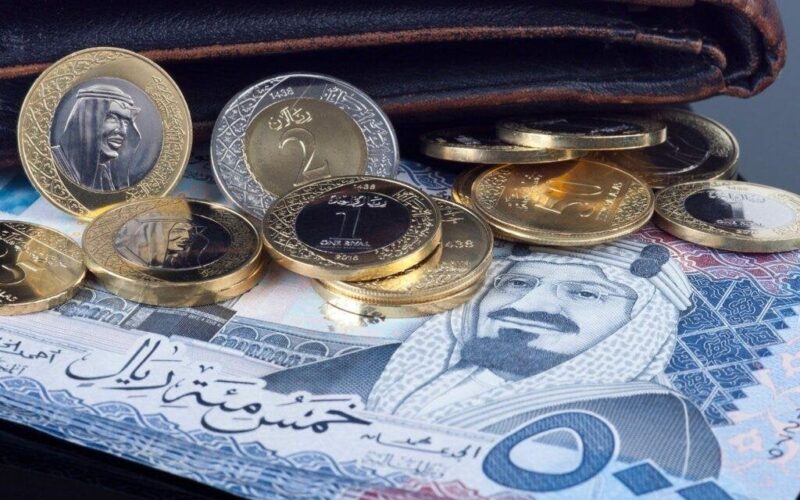 سعر الريال السعودي اليوم الاحد 26 مايو 2024 في السوق السوداء واهميته للحجاج والمعتمرين